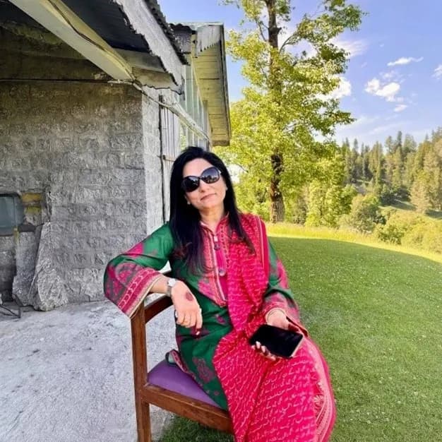 Najia Azmat